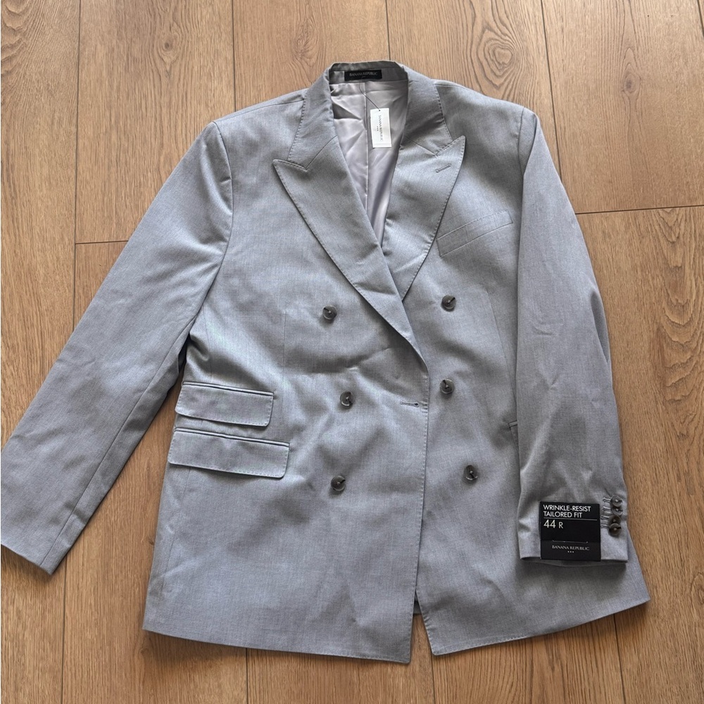 Banana Republic Classic Gray Double Breast Suit 44R, Pants 35x30